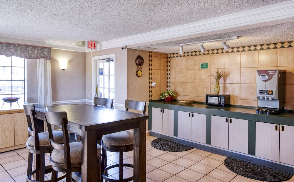 San Mateo Inn - photo 19