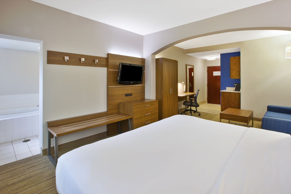 Holiday Inn Express & Suites Milford by IHG - photo 4