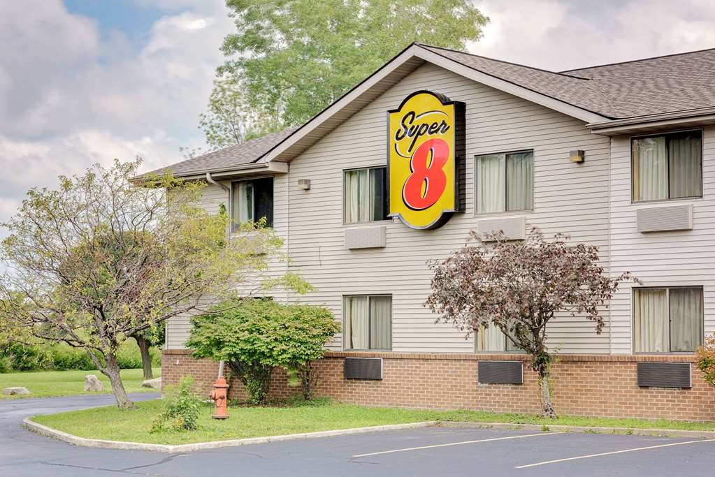 Super 8 by Wyndham Mentor Cleveland Area - photo 2