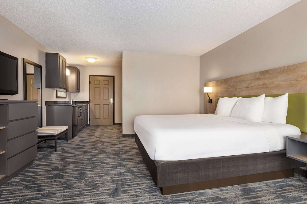 Country Inn & Suites by Radisson St. Cloud East MN - photo 13