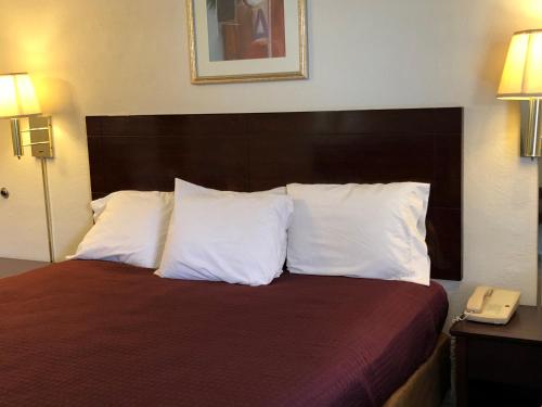 Economy Inn - photo 6