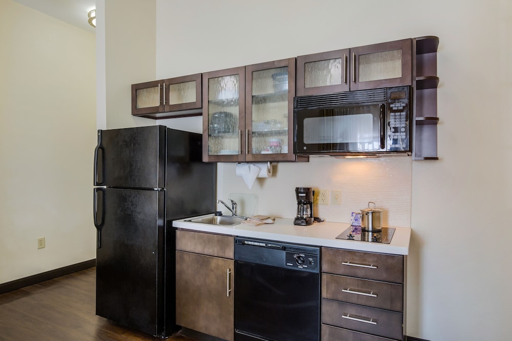Candlewood Suites Virginia Beach Town Center by IHG - photo 15