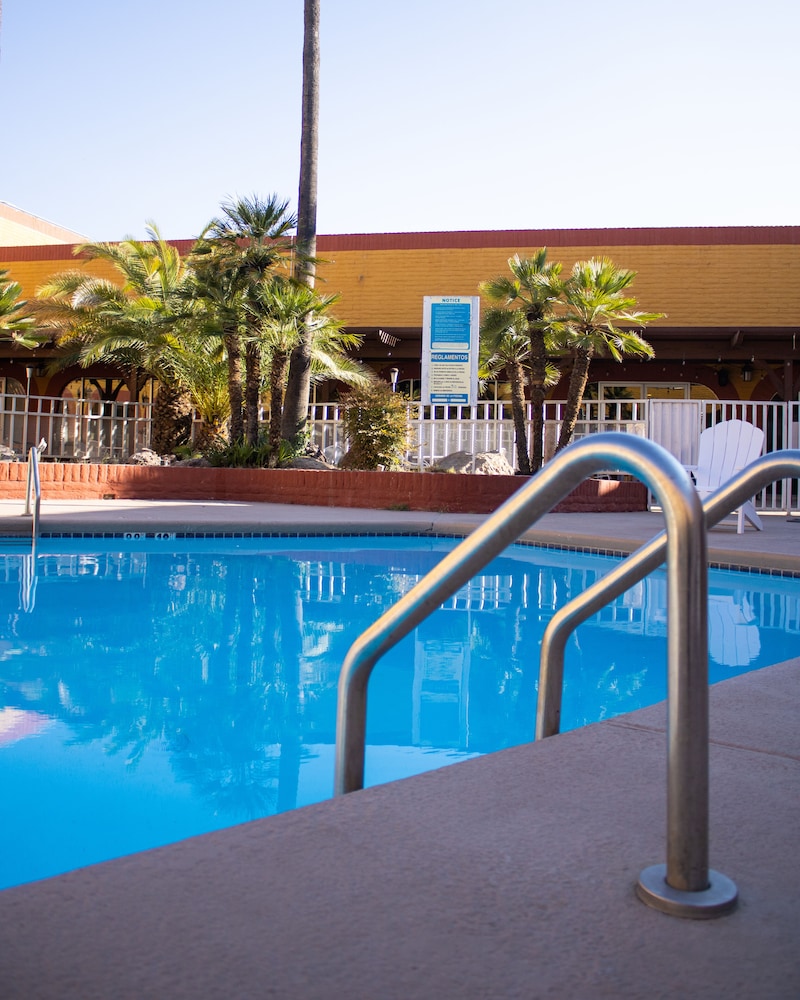 Quality Hotel Americana Nogales - photo 33