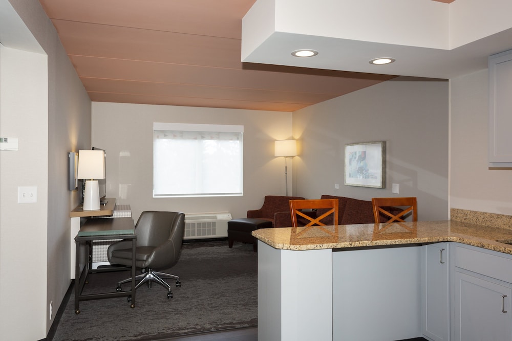 Holiday Inn Marquette by IHG - photo 17