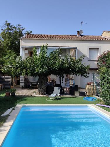 Maisonnette Provencale - carbon neutral hotel in Courthezon