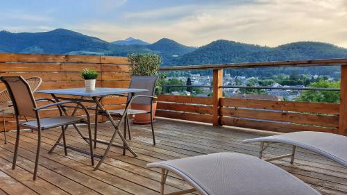 Vue Imprenable Et Jacuzzi 4 Etoiles in Bagneres-De-Bigorre, France