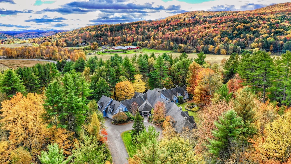Stone Hill Inn - carbon neutral hotel in Stowe