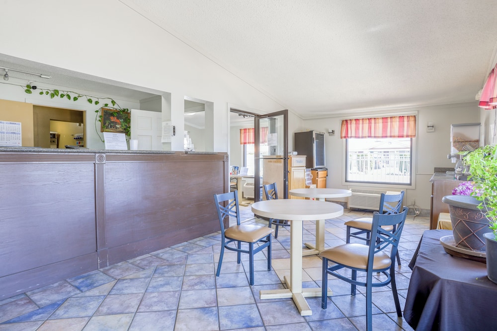 Cozy Garden Inn By OYO Hwy 40 Richmond - photo 7