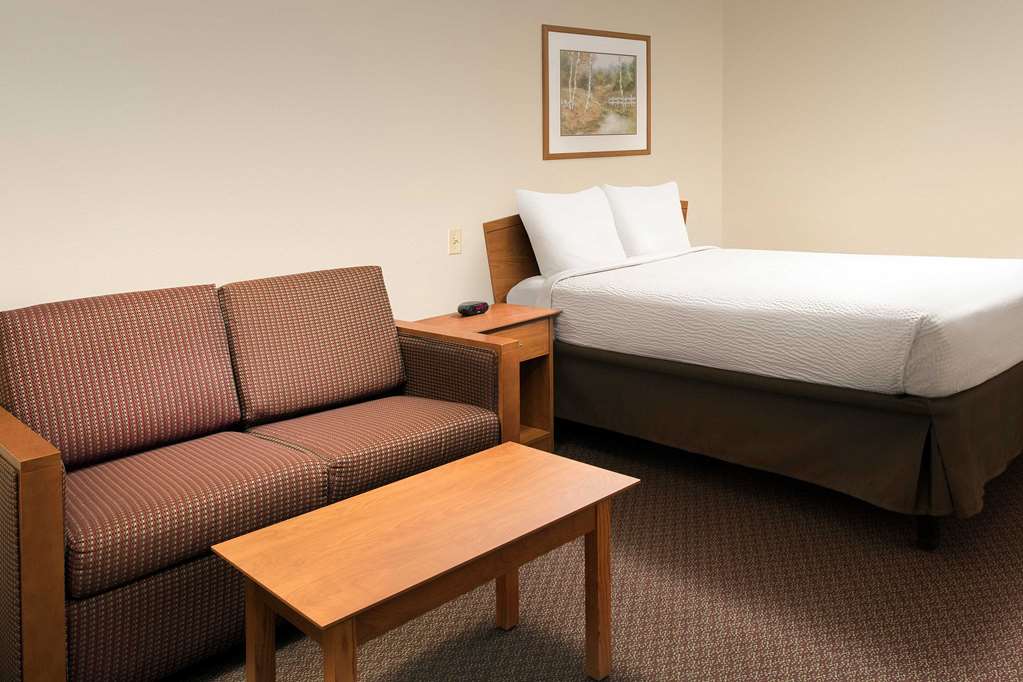 WoodSpring Suites Midland - photo 12