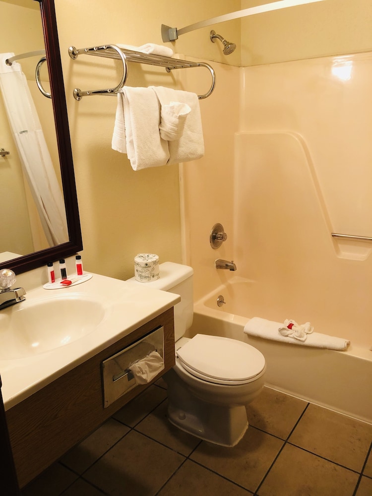 Super 8 by Wyndham Lewiston - photo 17