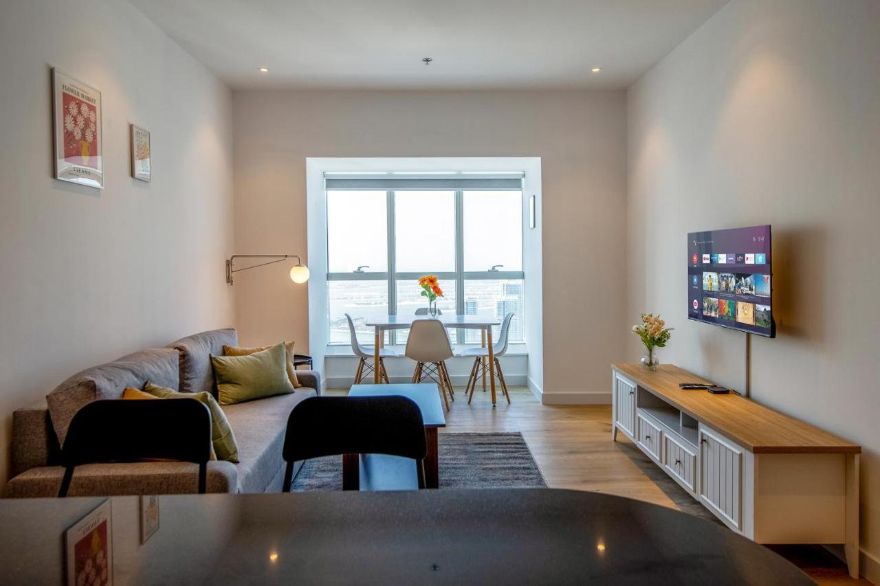 Deluxe Sea view Dubai Marina — 4-Star Luxury Hotel in Dubai, United Arab Emirates