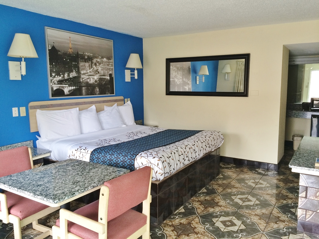 American Choice Inn - photo 8