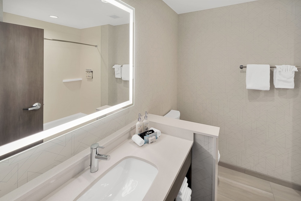 Holiday Inn Express & Suites Fort Walton Beach Eglin Area by IHG - photo 11