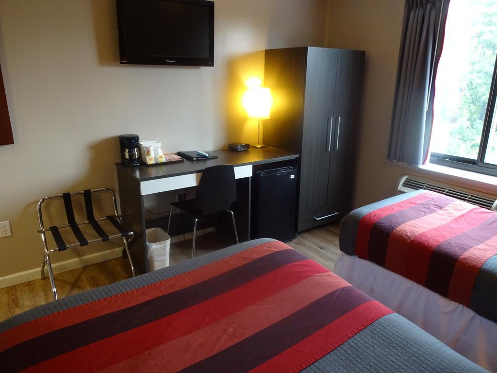 Super 8 By Wyndham Brooklyn Park Slope Hotel - photo 6