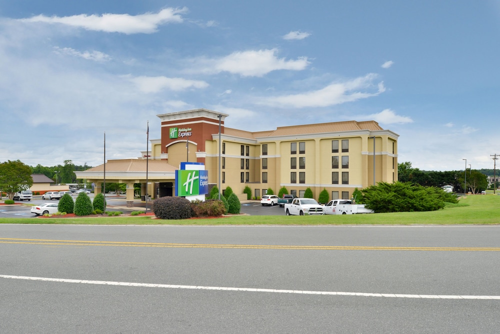 Holiday Inn Express Burlington by IHG - photo 76