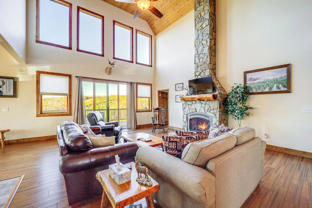 Mountain view Deck: Group Getaway in Fleetwood — hotel in Fleetwood