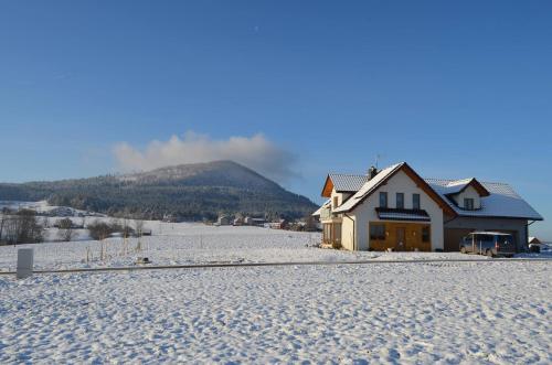 Pokoje na Wzgórzu — hotel in Kasina Wielka