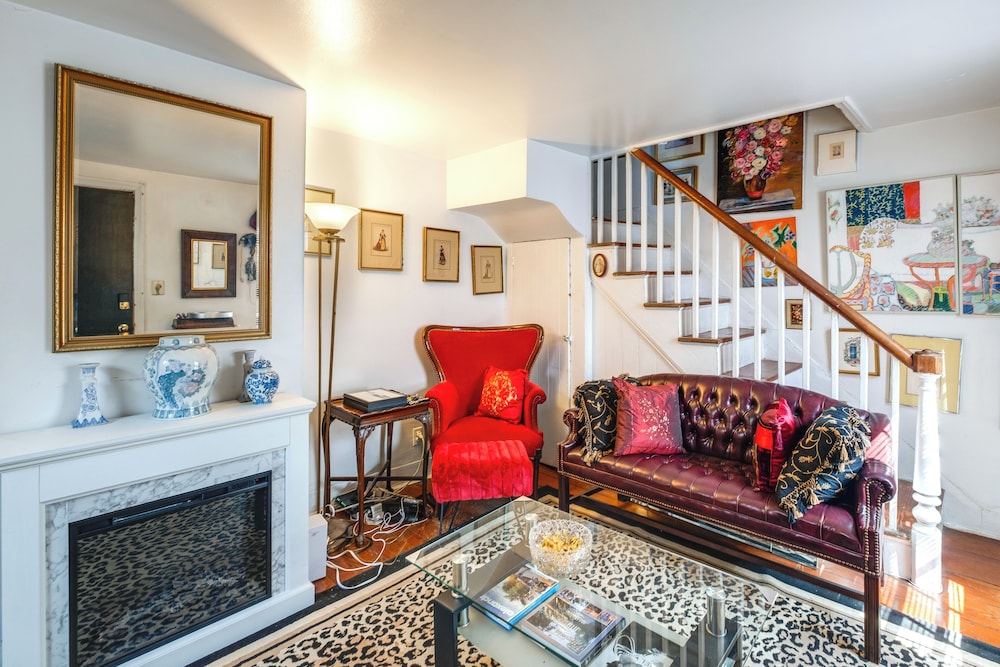 1 Mi to Old Town: Historic Area Gem in Alexandria in Alexandria, United States