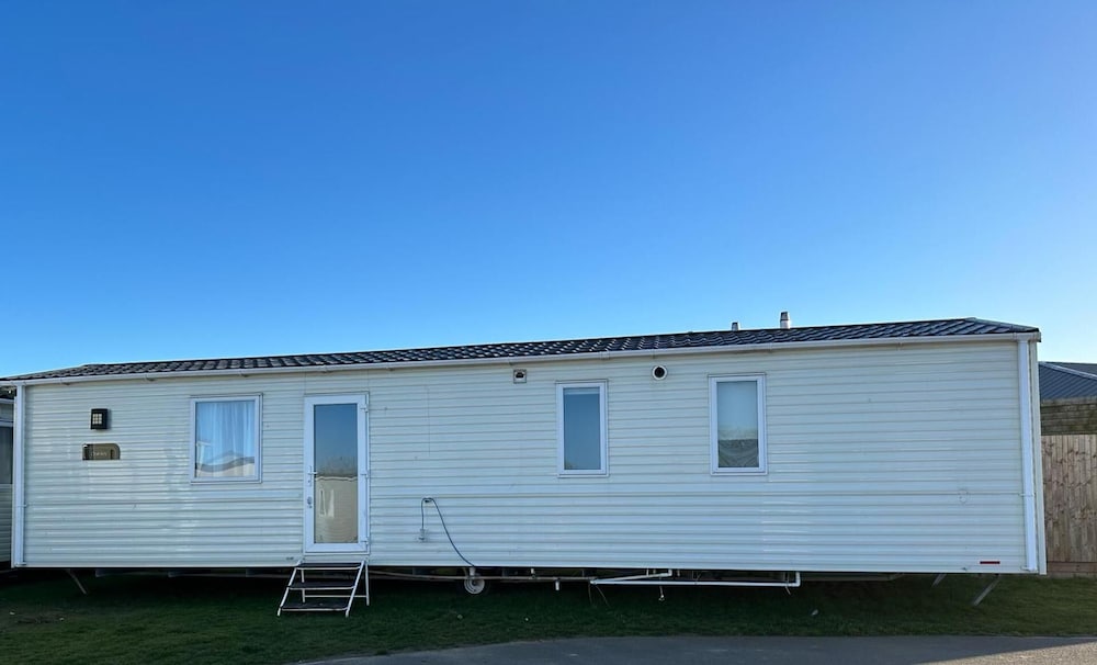 Felixstowe Chimo Caravan 8 Sleeps 5 Min To Beach — Felixstowe