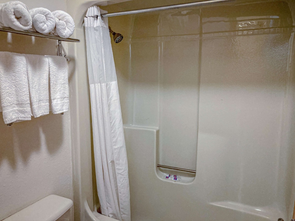Motel 6 Elkhart IN - photo 18