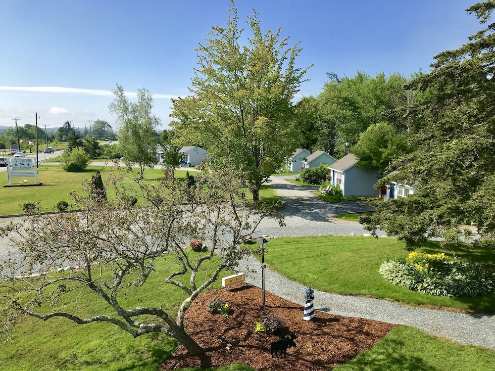 Isleview Motel And Cottages — Trenton