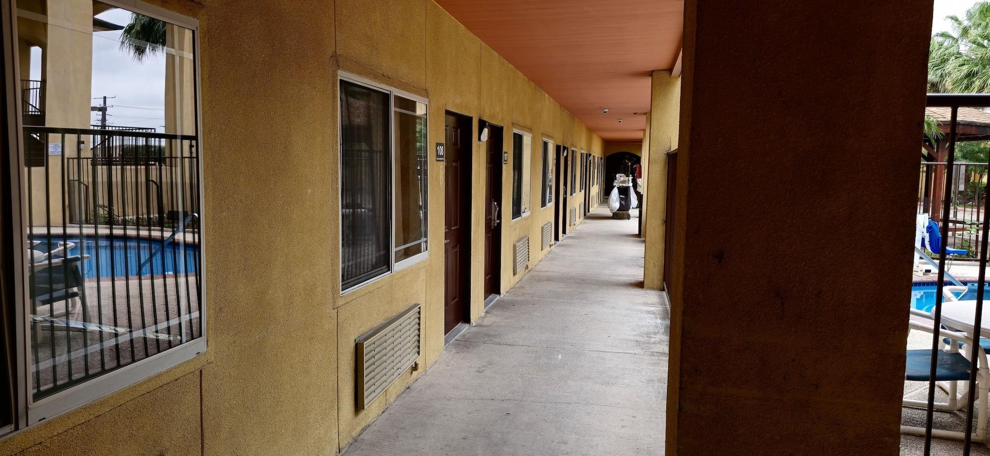 Texas Inn & Suites Rio Grande Valley - photo 27