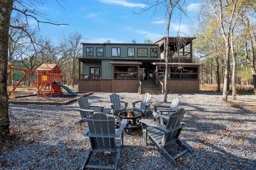 Chillax Inn The River For 19 in Broken Bow, United States