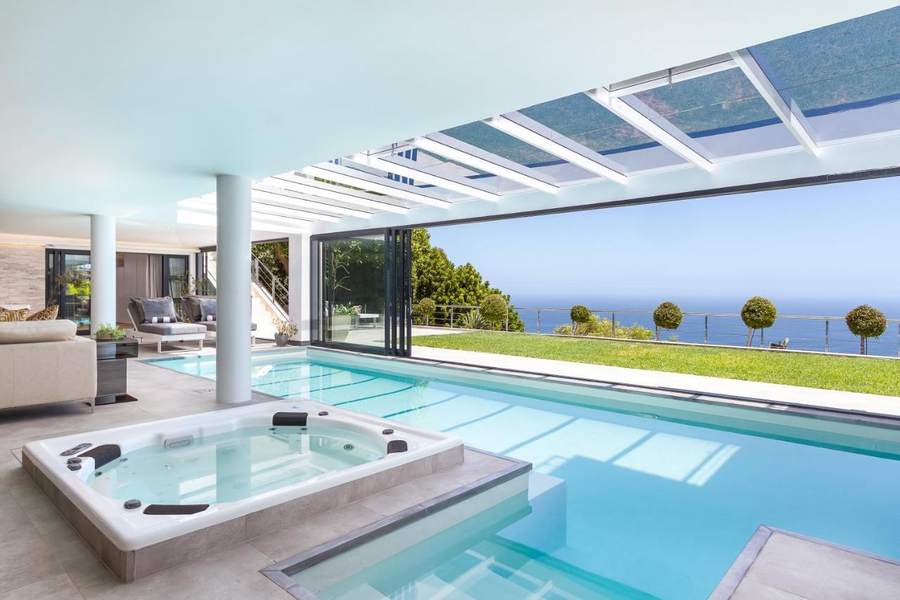 Horizon Sunset Camps Bay Apartment in Cape Town 2 Bedroom 3 Bathroom No Powercuts — 4-Star Luxury Hotel in Cape Town, South Africa