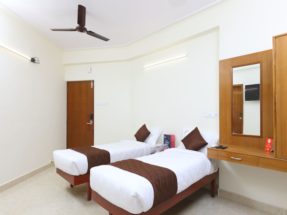Oyo 11433 Kishore Inn - last minute hotel in Chennai