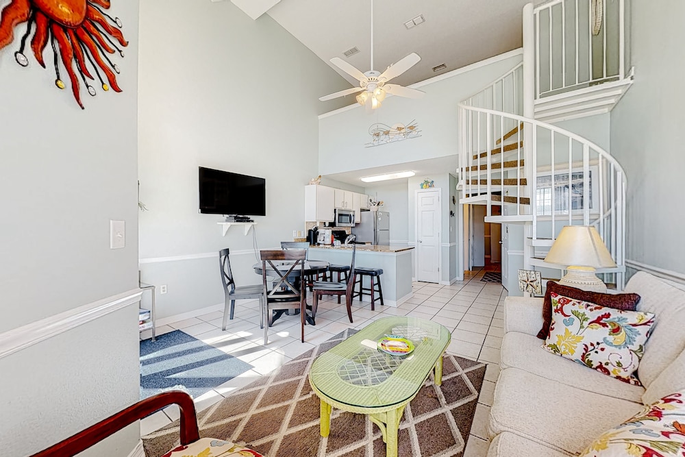 Direct Gulf Front Condo with Resort Pools with Hot Tubs Steps to Beach - photo 9