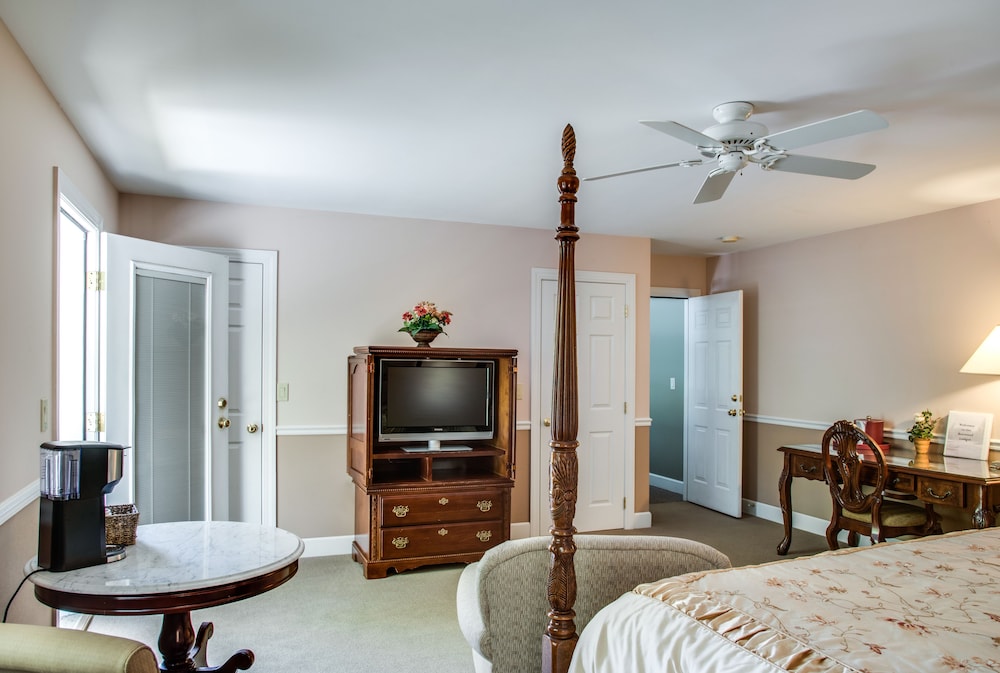 Boxwood Lodge - photo 12