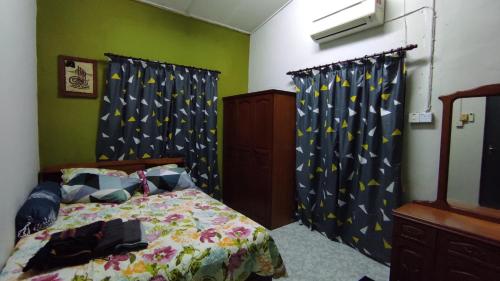 Homestay Opah Parit Buntar Perak — 4-Star Luxury Hotel in Parit Buntar, Malaysia
