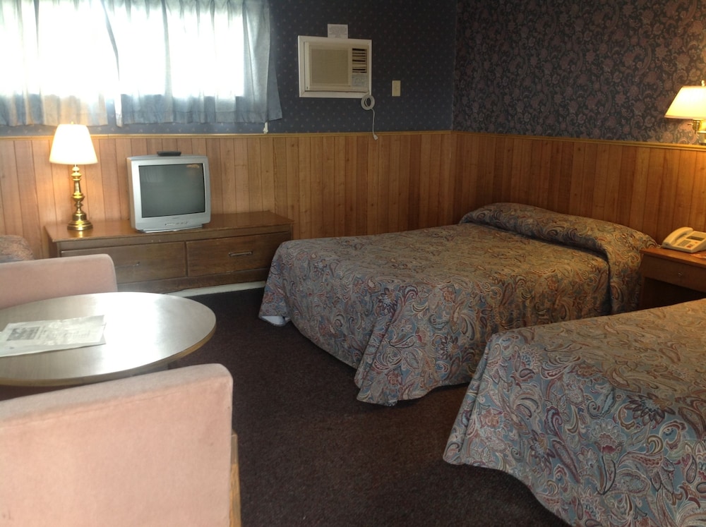 Bridgeport Inn - photo 26