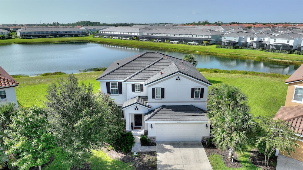 Leslies Retreat at Solterra Resort home - featured photo