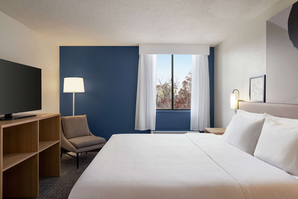 Spark by Hilton Germantown Washington DC North - photo 11