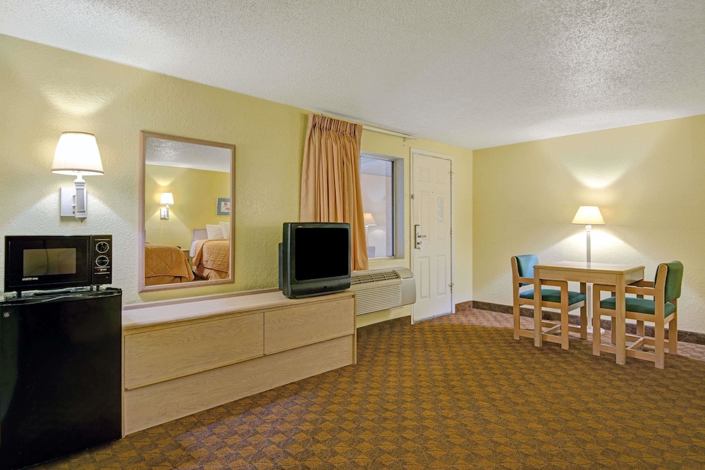 White Rock Inn - photo 7