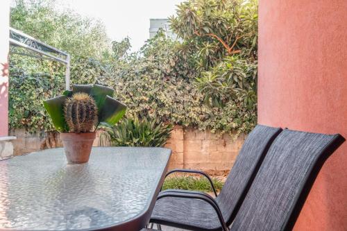 Scuole Cemm San Vito Apartment with Parking — 4-Star Luxury Hotel in Taranto, Italy