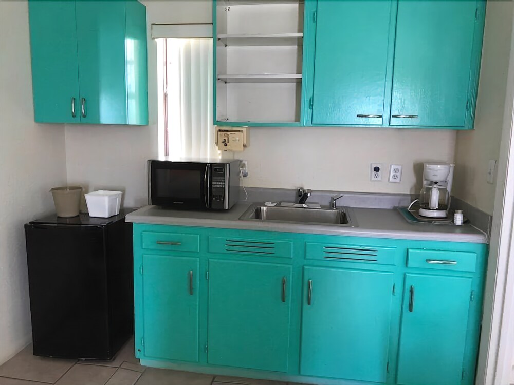 Beach Front Motel - photo 12