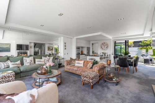 The Moorings Apartment 3 Walk to the Lake — 4-Star Luxury Hotel in Taupo, New Zealand