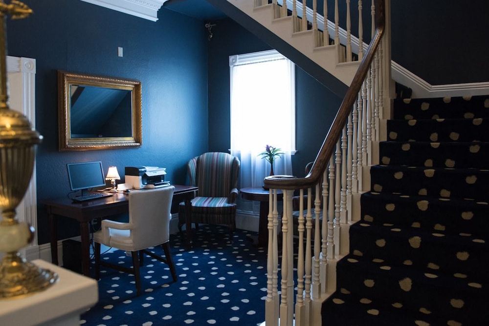 The Sterling Hotel - photo 41