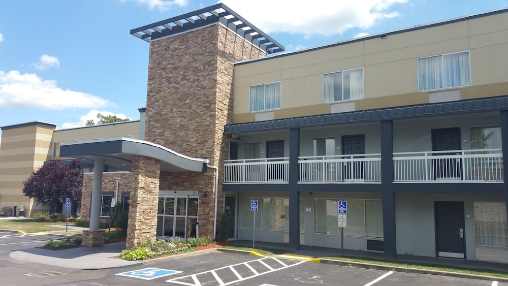 Quality Inn Cranberry Township - photo 32