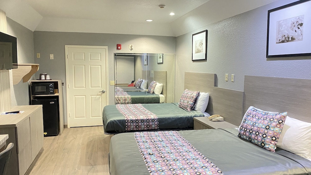 Island Suites - photo 22