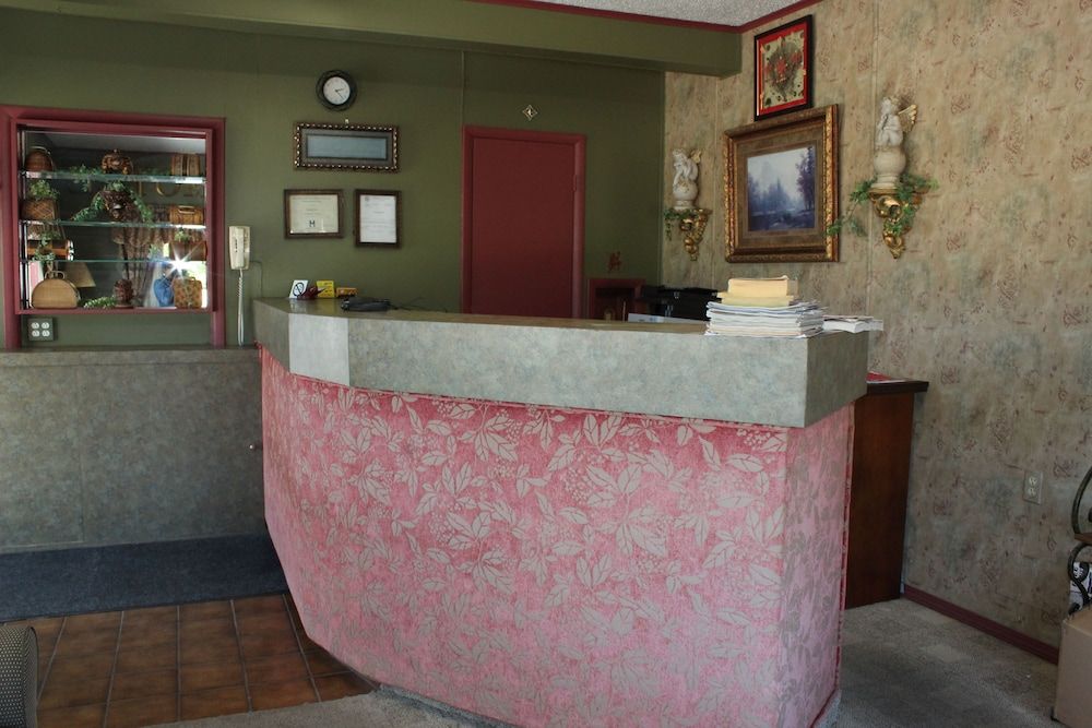 Double N Motel - photo 2