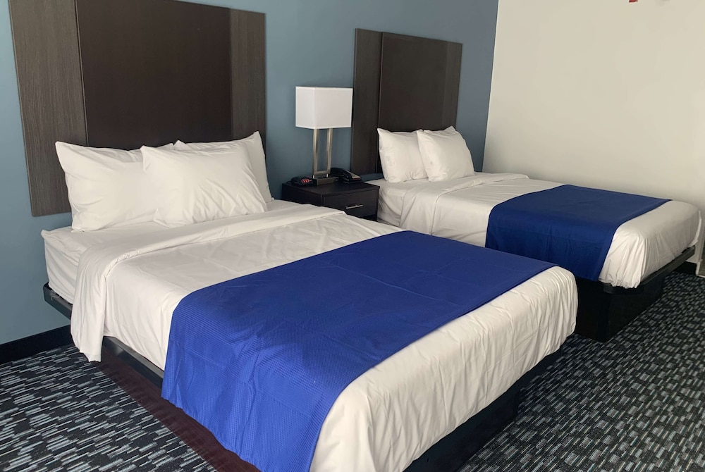 Baymont by Wyndham Charlotte University - photo 2