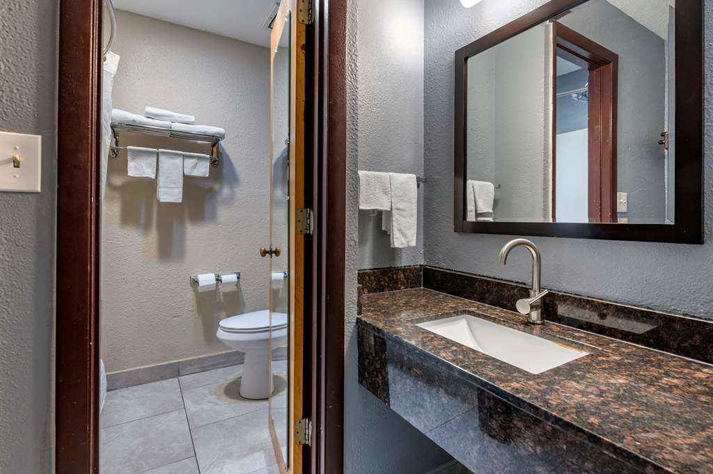 Suburban Studios Lafayette - photo 19