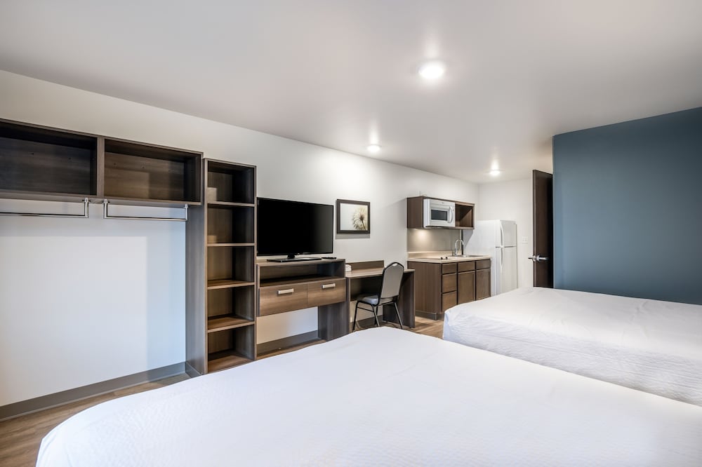 WoodSpring Suites Libertyville Chicago - photo 9