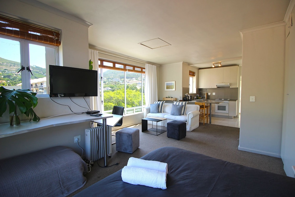 Fairmont And Albany P1 — 4-Star Luxury Hotel in Cape Town, South Africa