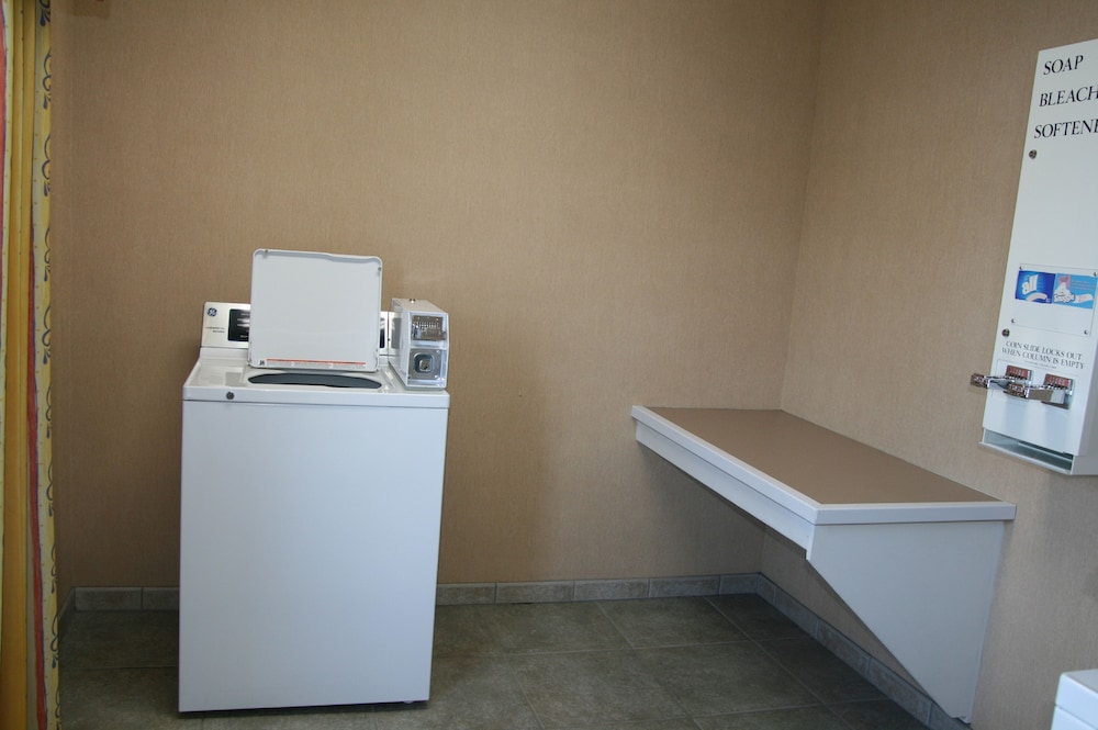 Hampton Inn Pine Grove - photo 49