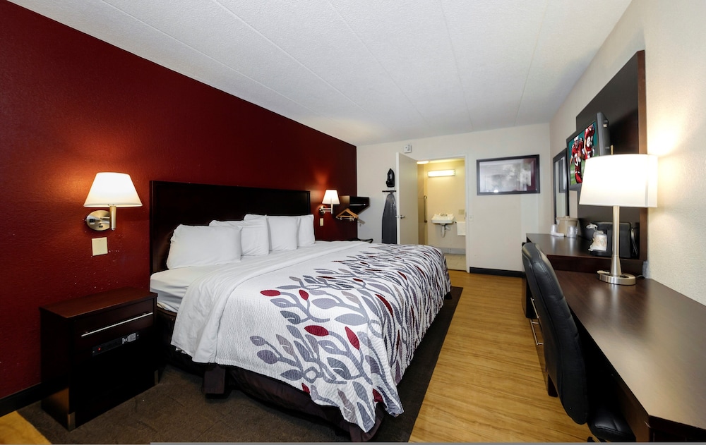 Red Roof Inn Lansing East MSU - photo 2