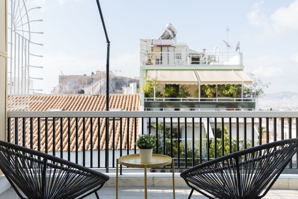 UPSTREET Central Cozy Apartments in Plaka — 4-Star Luxury Hotel in Athens, Greece